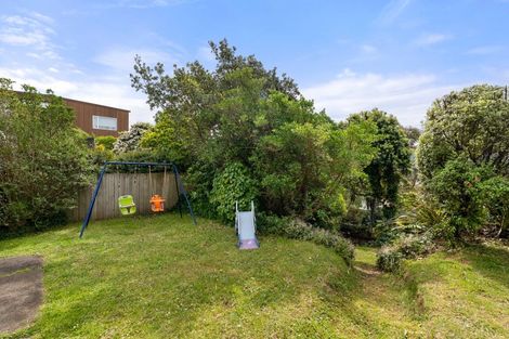 Photo of property in 16 Waru Street, Khandallah, Wellington, 6035