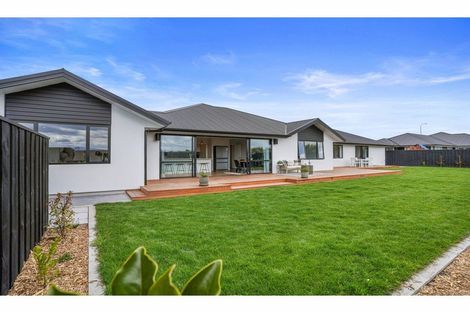 Photo of property in 7 Oakville Close, Rangiora, 7400