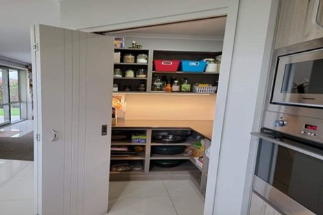 Photo of property in 28 Helenslee Road, Pokeno, 2402