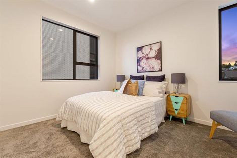 Photo of property in 16 Kuaha Road, Massey, Auckland, 0614