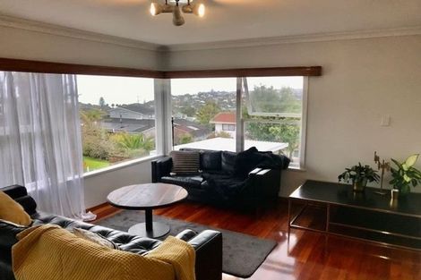 Photo of property in 3/18 Knights Road, Rothesay Bay, Auckland, 0630