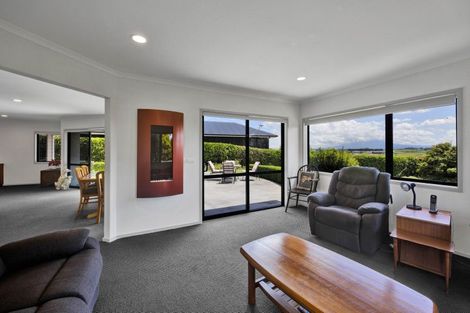 Photo of property in 3 Larlin Heights, Hawera, 4675