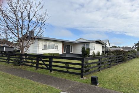 Photo of property in 15 Fox Street, Woodville, 4920