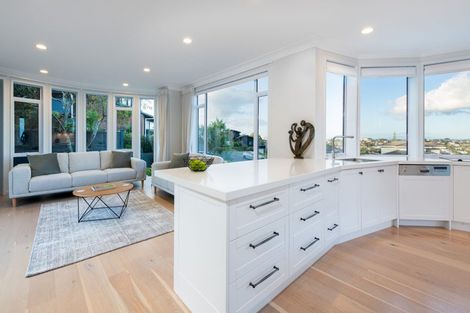 Photo of property in 17 Calypso Place, Rothesay Bay, Auckland, 0630