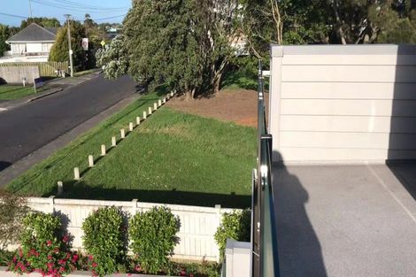 Photo of property in 17a Richard Avenue, Bucklands Beach, Auckland, 2014