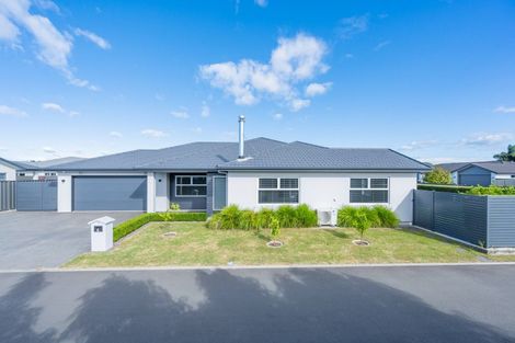 Photo of property in 4 Young Place, Taradale, Napier, 4112