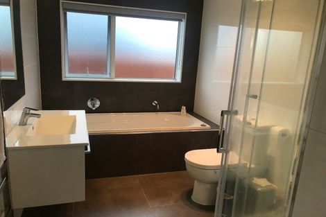 Photo of property in 33 Nobilo Road, Kumeu, 0810
