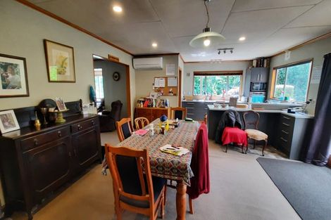 Photo of property in 746 Clutha River Road, Rongahere, Balclutha, 9274
