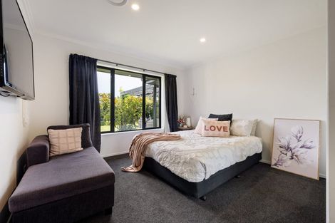 Photo of property in 1 Riverside Lane, Spencerville, Christchurch, 8083