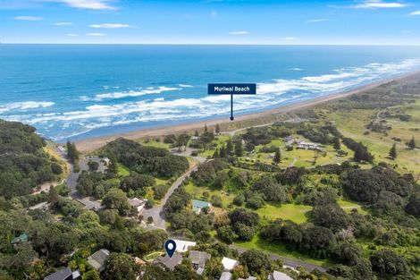 Photo of property in 27 Domain Crescent, Muriwai, Waimauku, 0881