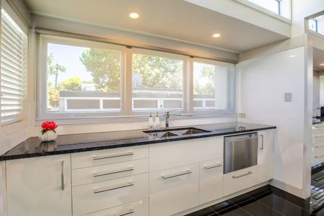 Photo of property in 8c Brassey Road, Saint Johns Hill, Whanganui, 4500