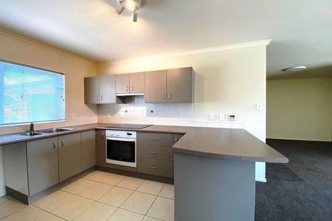 Photo of property in 28 Milson Drive, Papakura, 2110