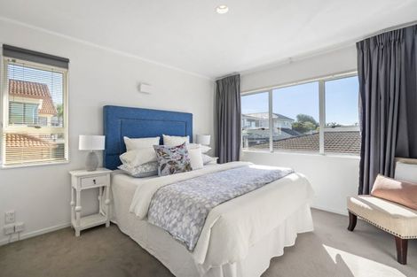 Photo of property in 23 Kiteroa Terrace, Rothesay Bay, Auckland, 0630