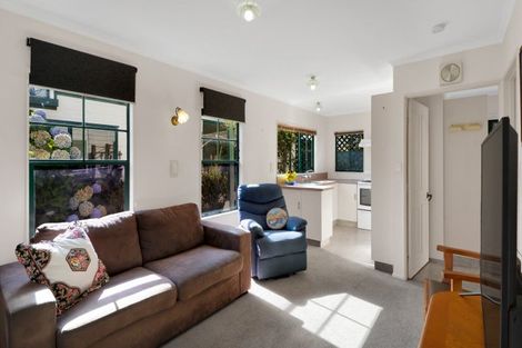Photo of property in 70-76 Whiteley Street, Moturoa, New Plymouth, 4310