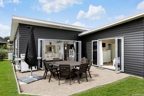 Photo of property in 2 Beachcomber Road, Mangawhai Heads, Mangawhai, 0505