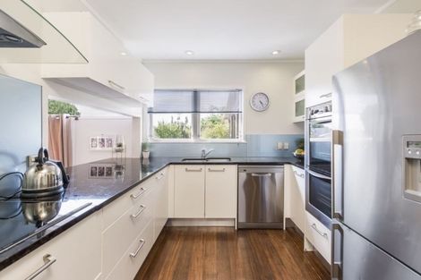 Photo of property in 10 Castleton Street, Birkdale, Auckland, 0626