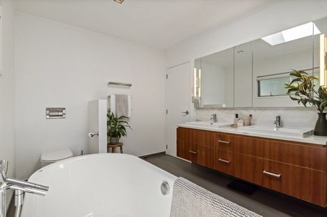 Photo of property in 2 Manurere Avenue, Takapuna, Auckland, 0622