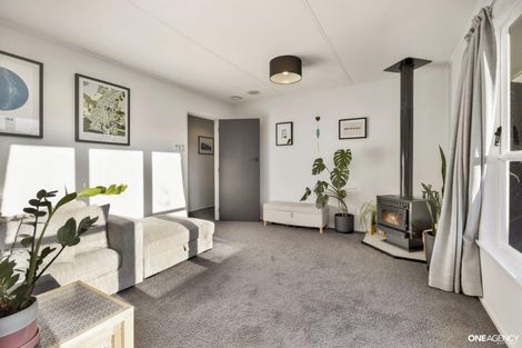 Photo of property in 22 Bartlett Grove, Tawa, Wellington, 5028