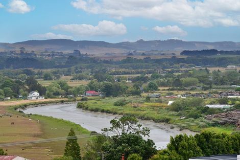 Photo of property in 30 Hand Road, Helensville, 0800