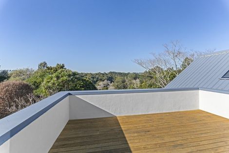 Photo of property in 3 Waiwera Place, Merrilands, New Plymouth, 4312