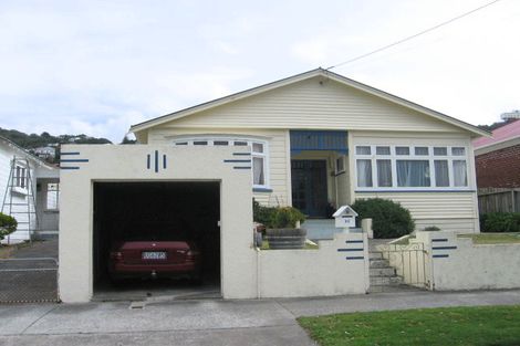 Photo of property in 25 Palm Avenue, Lyall Bay, Wellington, 6022