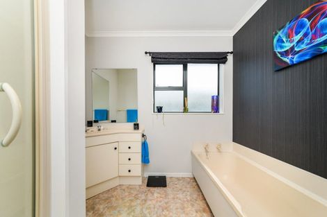 Photo of property in 10 Parnell Heights Drive, Kelvin Grove, Palmerston North, 4414