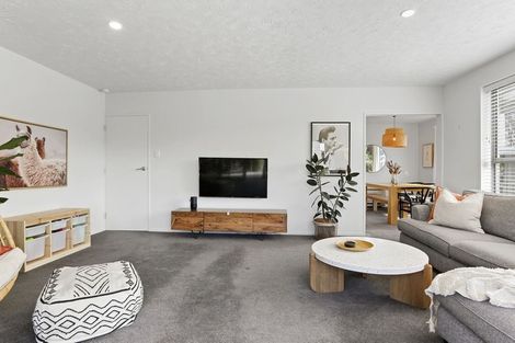 Photo of property in 16 Oakfield Street, Burnside, Christchurch, 8053