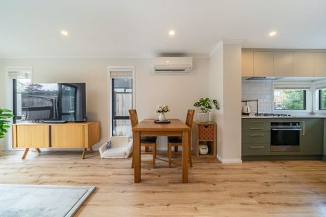 Photo of property in 15 Raeble Walkington Lane, Wallaceville, Upper Hutt, 5018