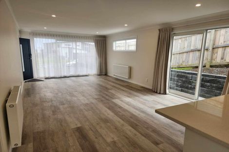 Photo of property in 115 Queen Charlotte Drive, Aotea, Porirua, 5024
