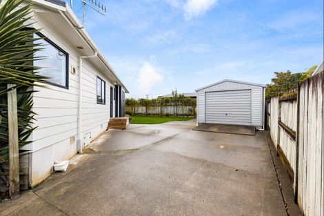 Photo of property in 100 Hillcrest Drive, Kelvin Grove, Palmerston North, 4414