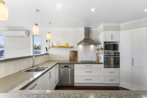 Photo of property in 6 Poplar Road, Stanmore Bay, Whangaparaoa, 0932