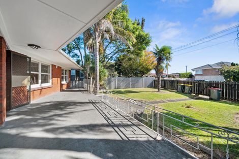 Photo of property in 3 Halberg Street, Glenfield, Auckland, 0629