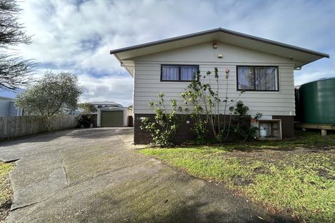 Photo of property in 13 Farwood Drive, Henderson, Auckland, 0612