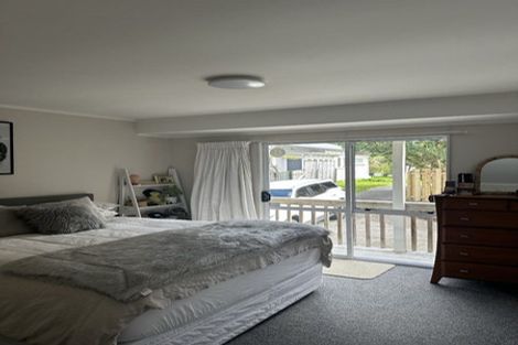 Photo of property in 2/22 Neptune Avenue, Beach Haven, Auckland, 0626