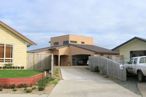 Photo of property in 16 Grasmere Court, Huntington, Hamilton, 3210