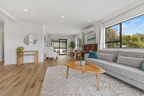Photo of property in 37 Herekawe Drive, Spotswood, New Plymouth, 4310