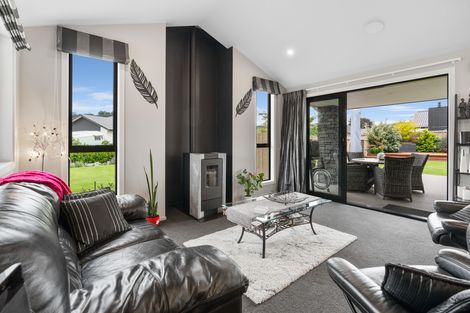 Photo of property in 17 Rodeo Place, Outram, 9019