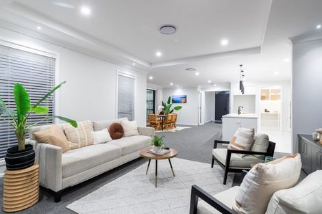 Photo of property in 54 Farnworth Terrace, Glenside, Wellington, 6037