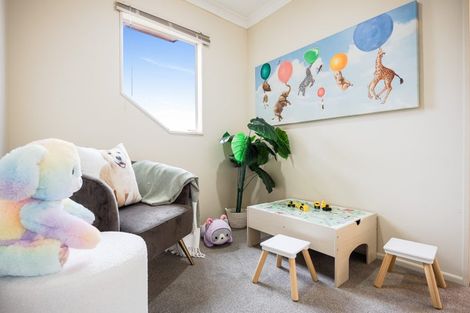 Photo of property in 23 South Kensington Way, Henderson, Auckland, 0612
