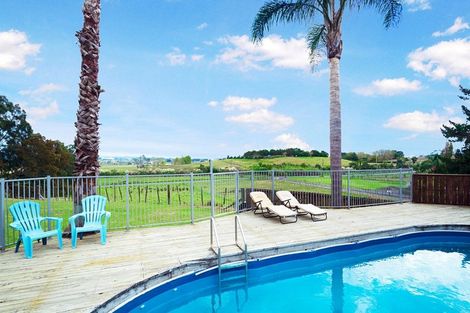 Photo of property in 141 Mangakura Road, Helensville, 0875