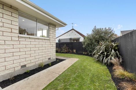 Photo of property in 1/40a Chipping Lane, Redwood, Christchurch, 8051