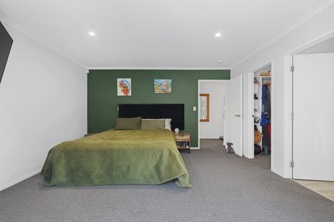 Photo of property in 198 Seaview Road, Westown, New Plymouth, 4310