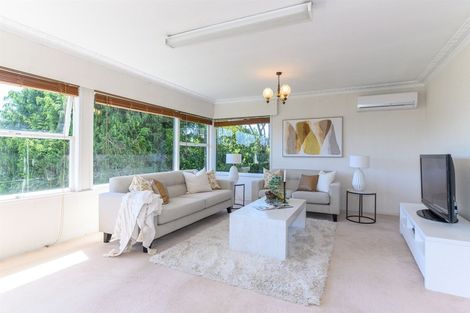 Photo of property in 15 Marywil Crescent, Hillcrest, Auckland, 0627
