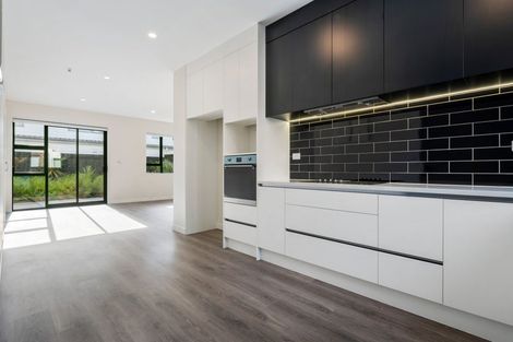 Photo of property in 21b Lumbarda Drive, Kumeu, 0810