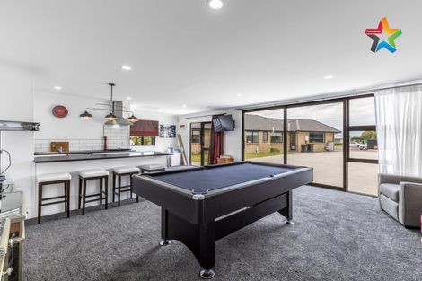 Photo of property in 16 Court Of Ascot, Seaward Bush, Invercargill, 9812