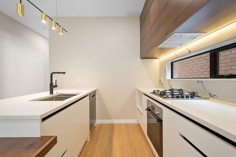 Photo of property in 21 Pohewa Road, Silverdale, 0932