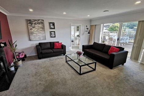 Photo of property in 22 Forest Glen, Orewa, 0931