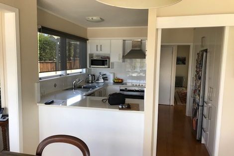 Photo of property in 15/1a Stanley Point Road, Stanley Point, Auckland, 0624