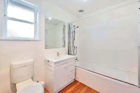 Photo of property in 65 Birkdale Road, Birkdale, Auckland, 0626