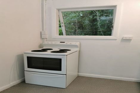 Photo of property in 88 Newlands Road, Newlands, Wellington, 6037